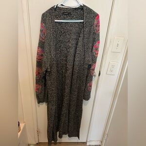 💀 grey duster-length sweater with rainbow skulls